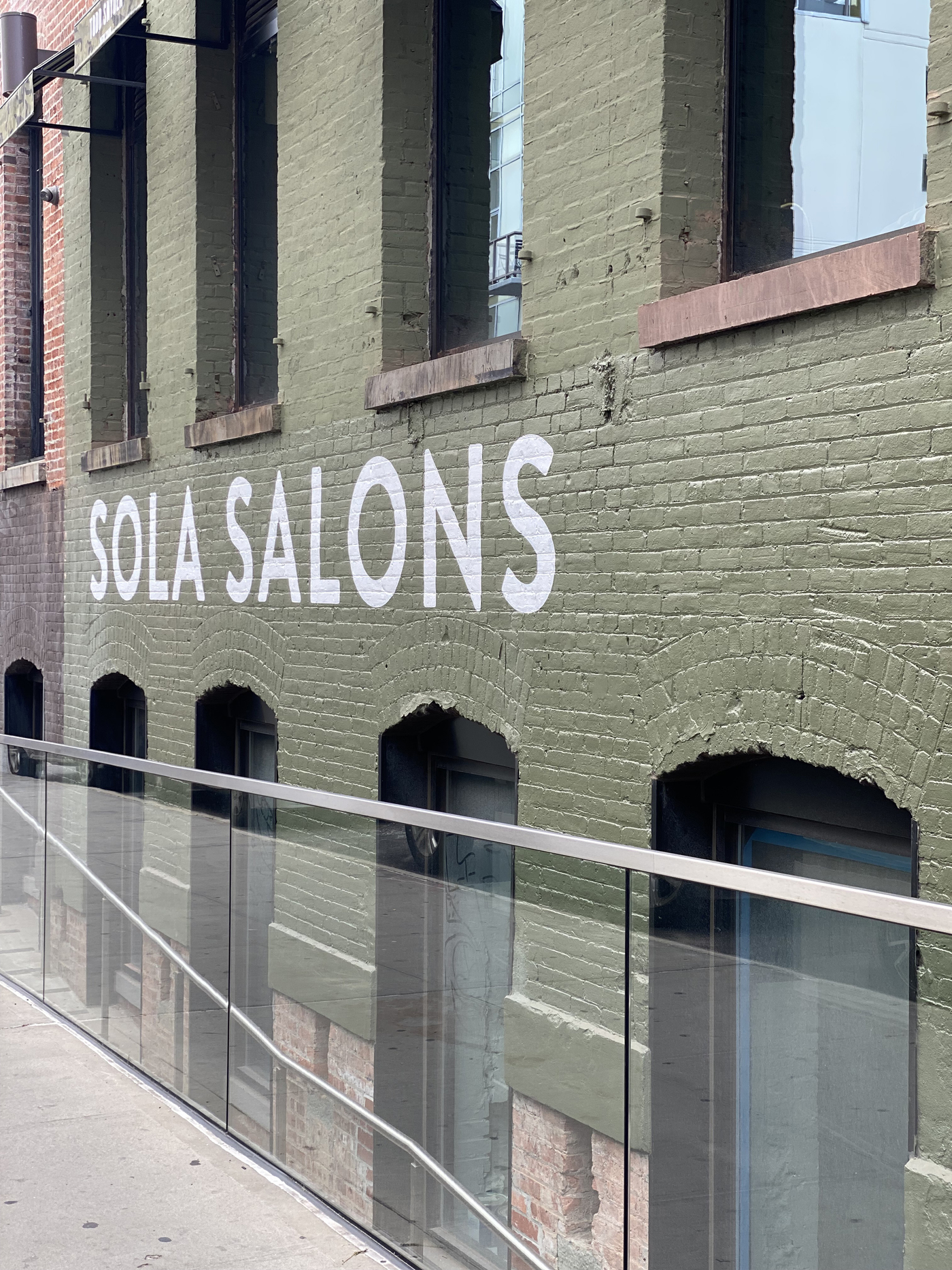 Alexallen sola salon exterior 1400 xxx